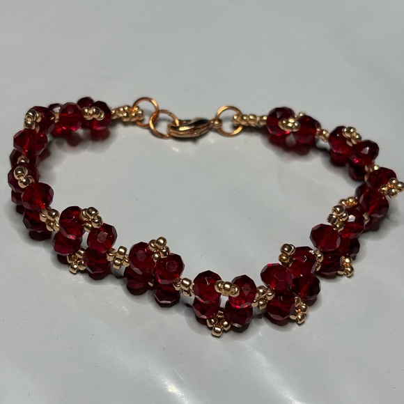 Hand crafted bracelet red Czech glass crystal rondelles and gold tone seed beads - Picture 2 of 3